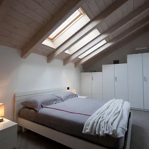 https://la-corte-del-gallo.it-lombardy.com